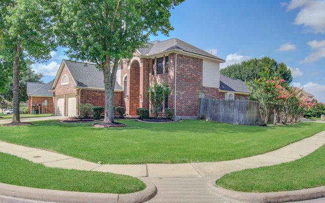 202 Willards Way, Stafford, TX 77477