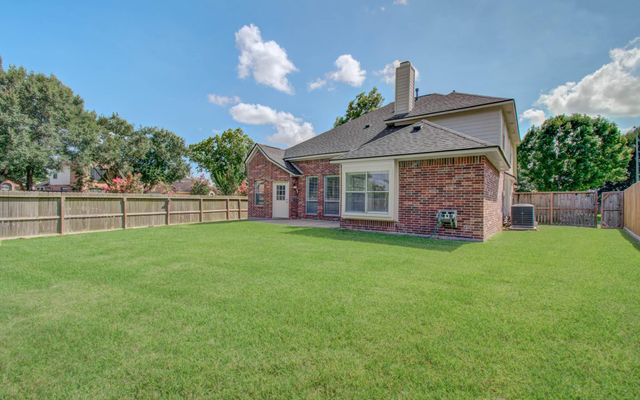 202 Willards Way, Stafford, TX 77477
