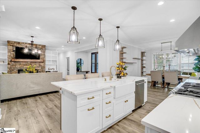 201 Stillwaters Bay Drive, Taylors, SC 29687