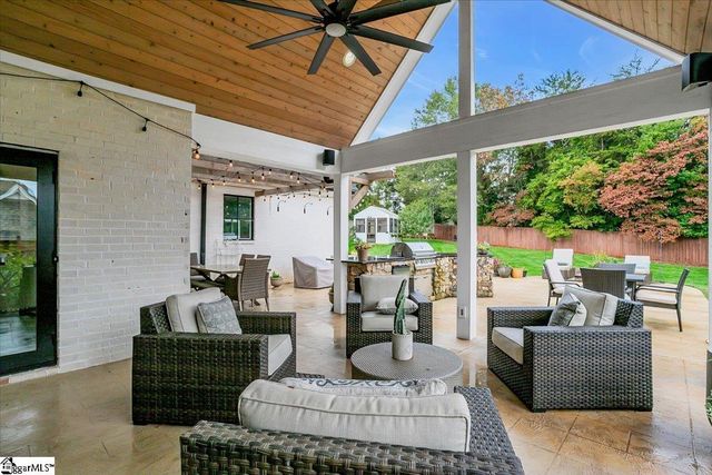 201 Stillwaters Bay Drive, Taylors, SC 29687