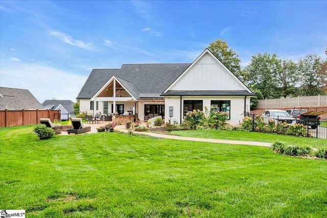 201 Stillwaters Bay Drive, Taylors, SC 29687