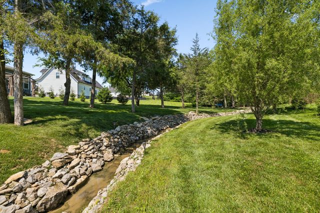 5153 Vinnie Dell Dr, Chapel Hill, TN 37034