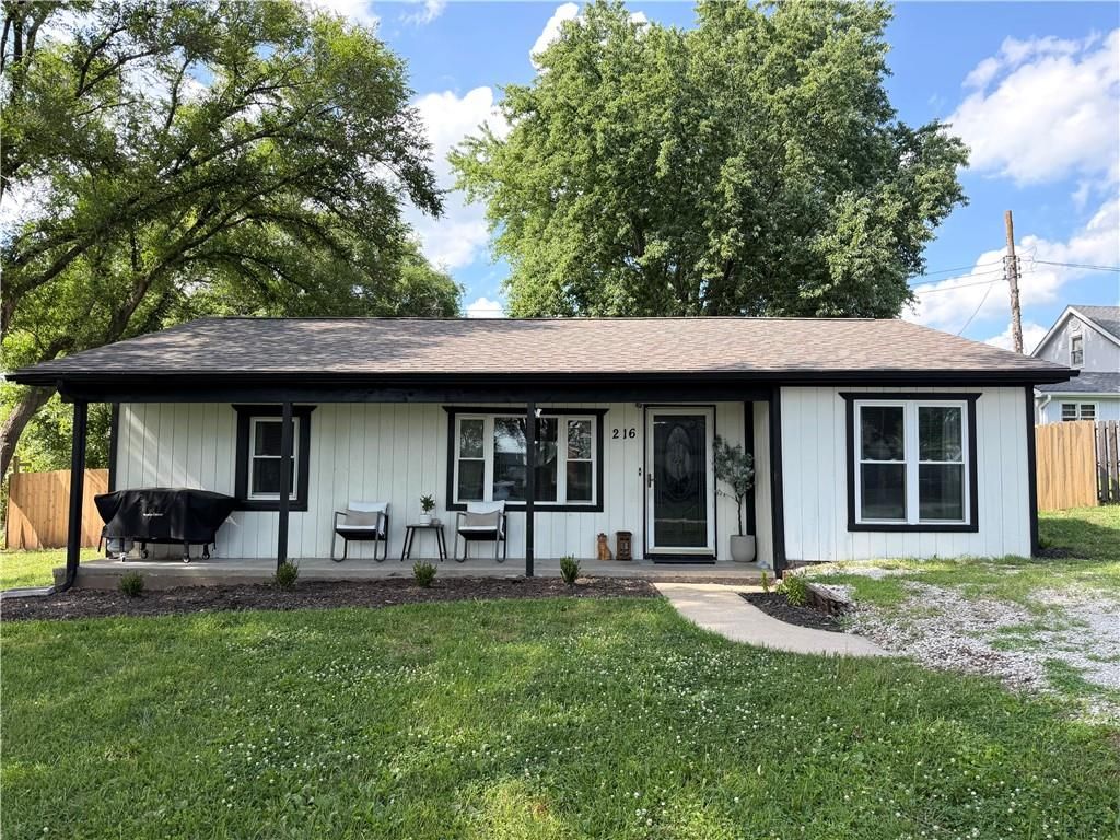 216 SOUTHSIDE Court, Excelsior Springs, MO 64024