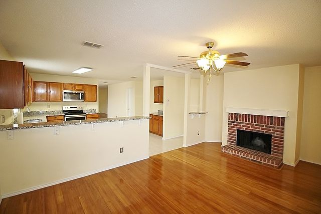 2936 Santa Sabina Drive, Grand Prairie, TX 75052