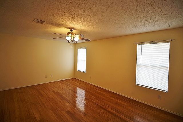 2936 Santa Sabina Drive, Grand Prairie, TX 75052