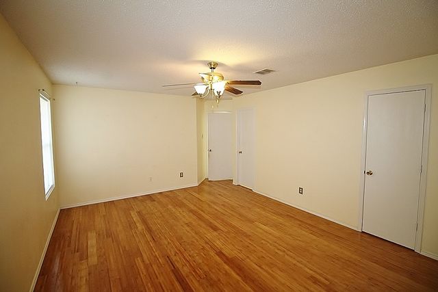 2936 Santa Sabina Drive, Grand Prairie, TX 75052