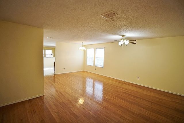 2936 Santa Sabina Drive, Grand Prairie, TX 75052