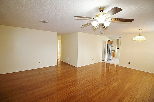 2936 Santa Sabina Drive, Grand Prairie, TX 75052