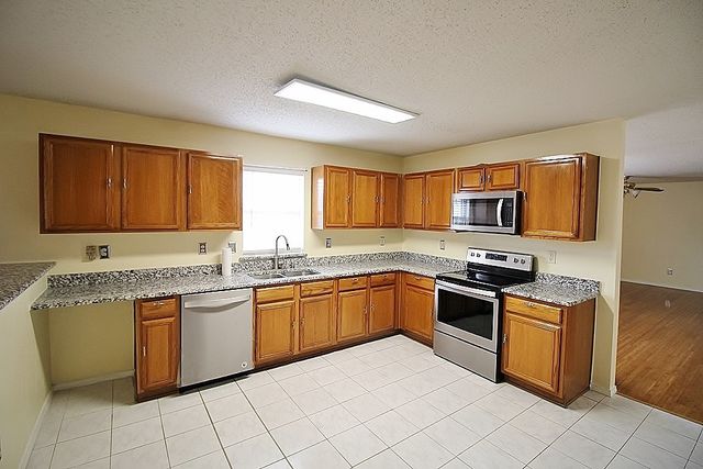 2936 Santa Sabina Drive, Grand Prairie, TX 75052