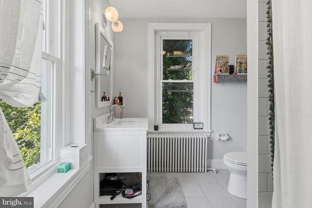 121 E PLEASANT ST, Philadelphia, PA 19119