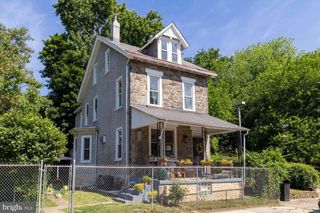 121 E PLEASANT ST, Philadelphia, PA 19119