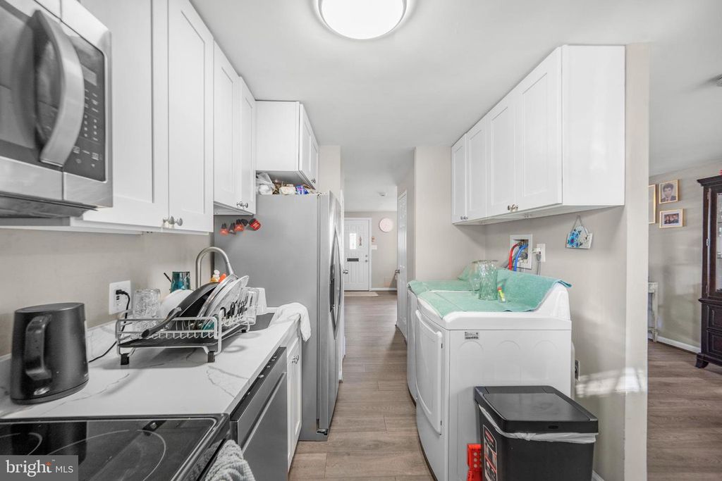 Image 13 of property listing at 7617 ALLENDALE CIR, Landover, MD 20785