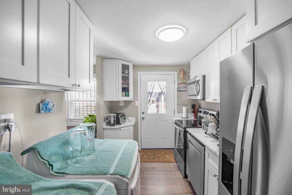 Image 14 of property listing at 7617 ALLENDALE CIR, Landover, MD 20785