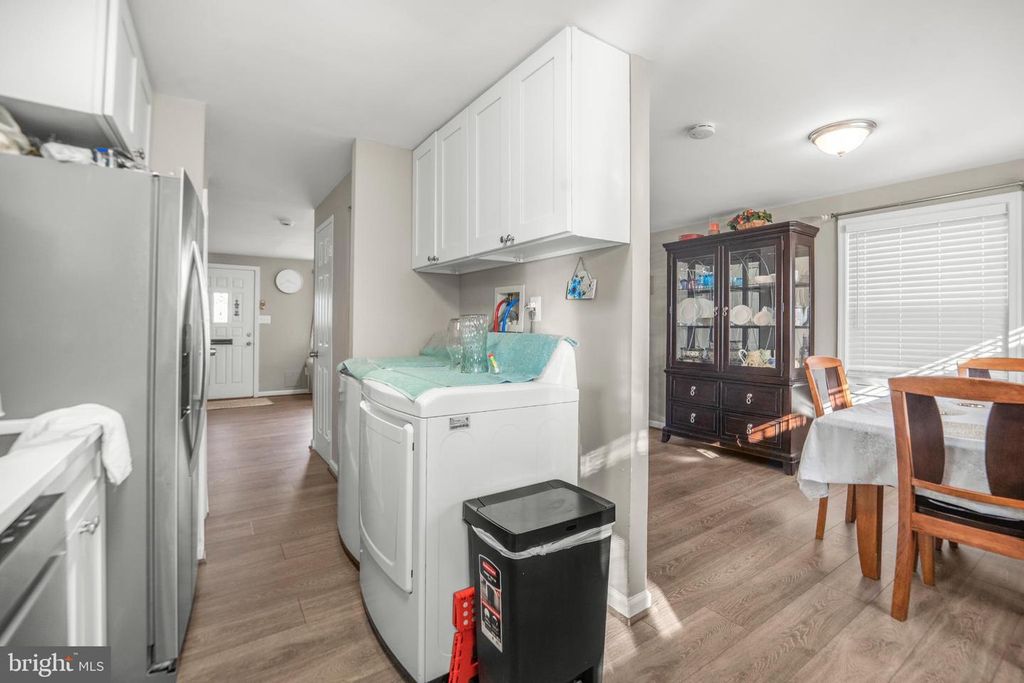 Image 15 of property listing at 7617 ALLENDALE CIR, Landover, MD 20785