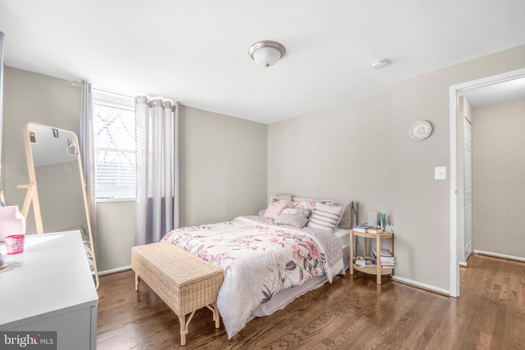 Image 17 of property listing at 7617 ALLENDALE CIR, Landover, MD 20785