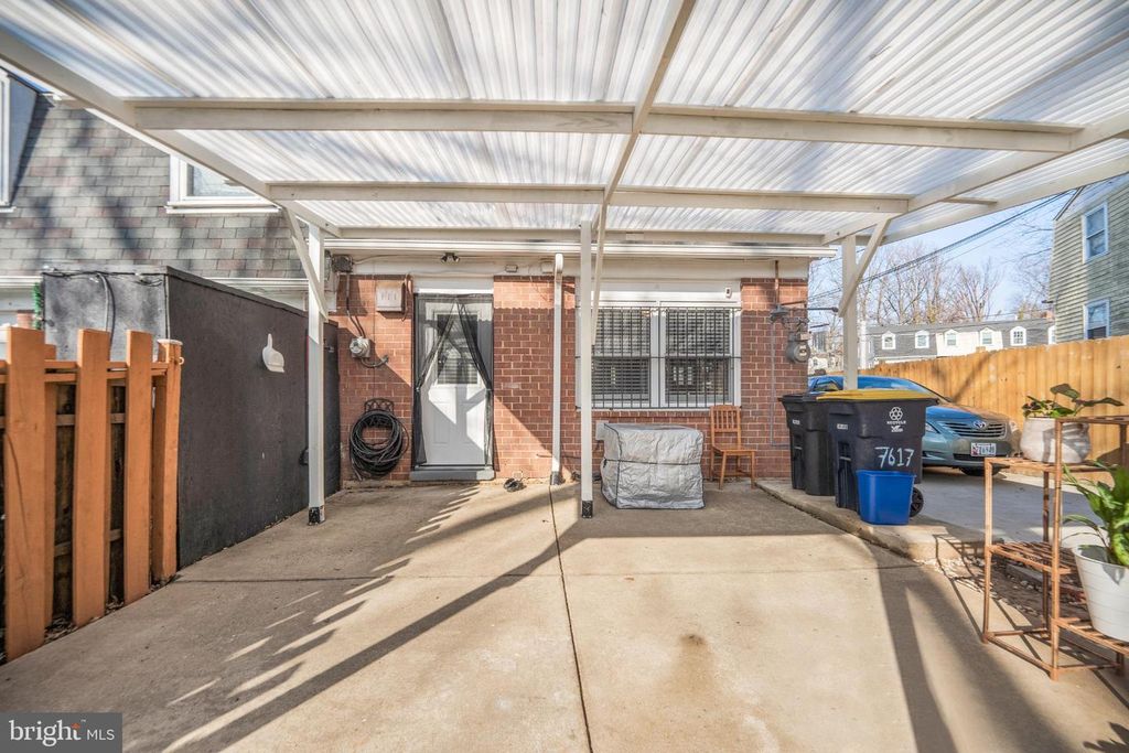 Image 23 of property listing at 7617 ALLENDALE CIR, Landover, MD 20785