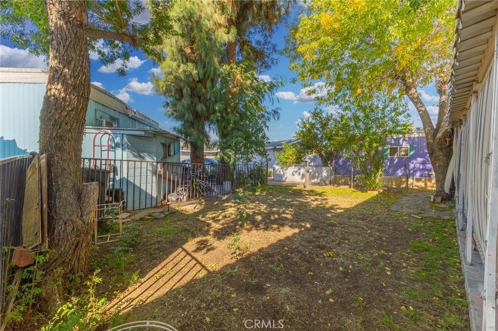 Image 12 of property listing at 2075 W Rialto #29, San Bernardino, CA 92410
