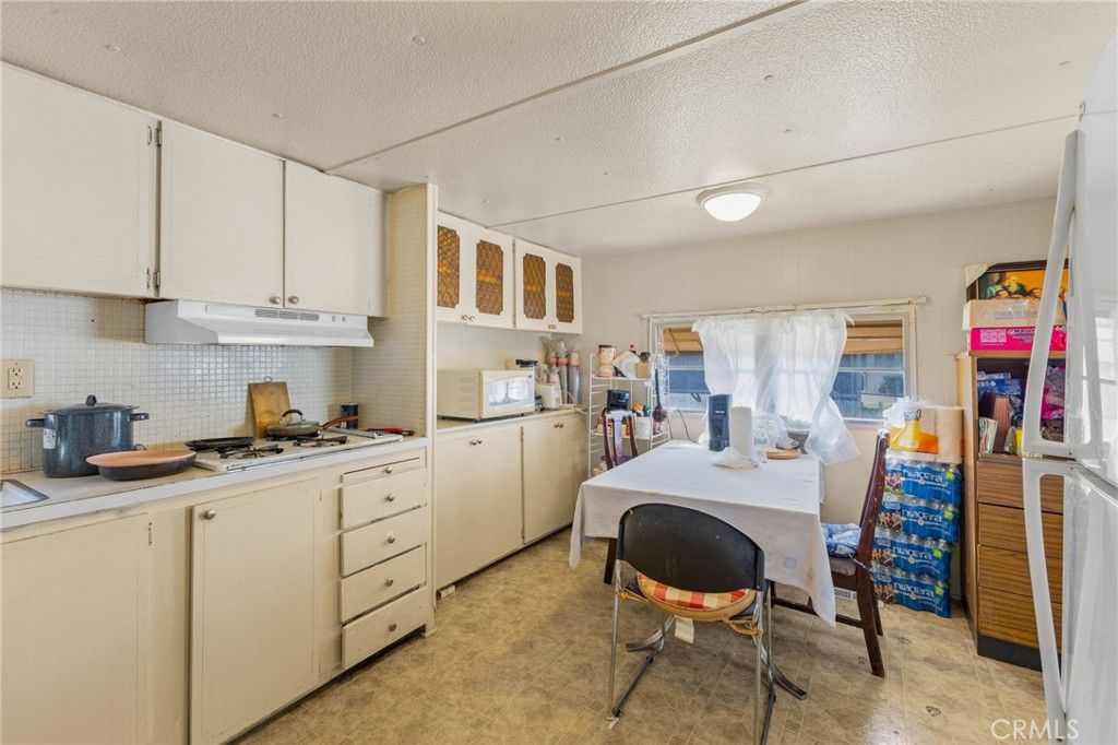 Image 3 of property listing at 2075 W Rialto #29, San Bernardino, CA 92410