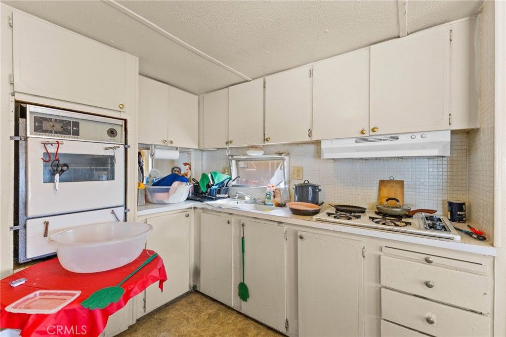 Image 4 of property listing at 2075 W Rialto #29, San Bernardino, CA 92410