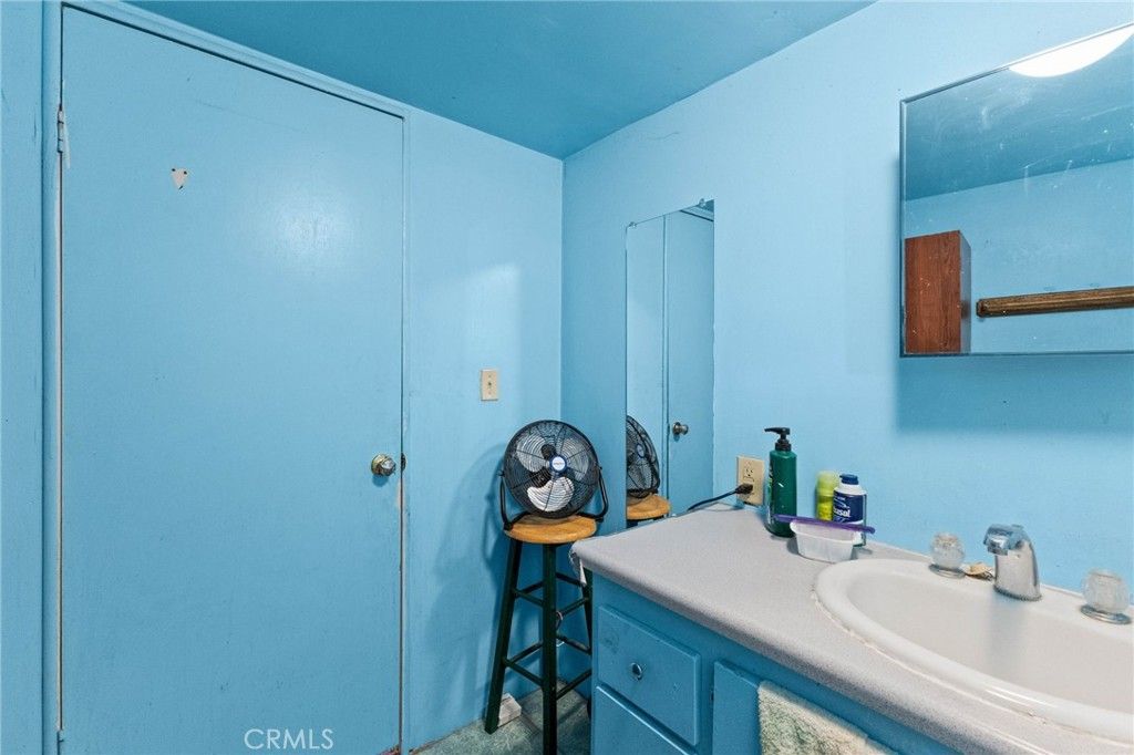 Image 8 of property listing at 2075 W Rialto #29, San Bernardino, CA 92410