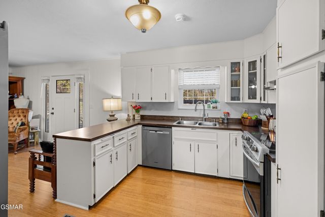 1060 Sunset Circle, Newport, TN 37821