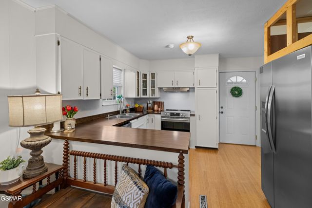 1060 Sunset Circle, Newport, TN 37821