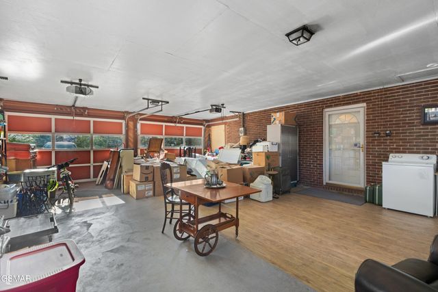 1060 Sunset Circle, Newport, TN 37821