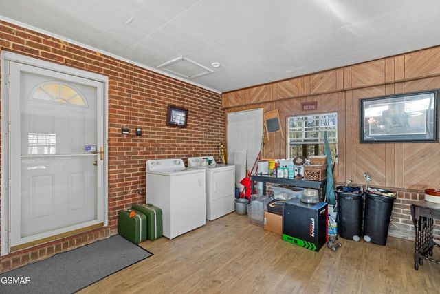 1060 Sunset Circle, Newport, TN 37821