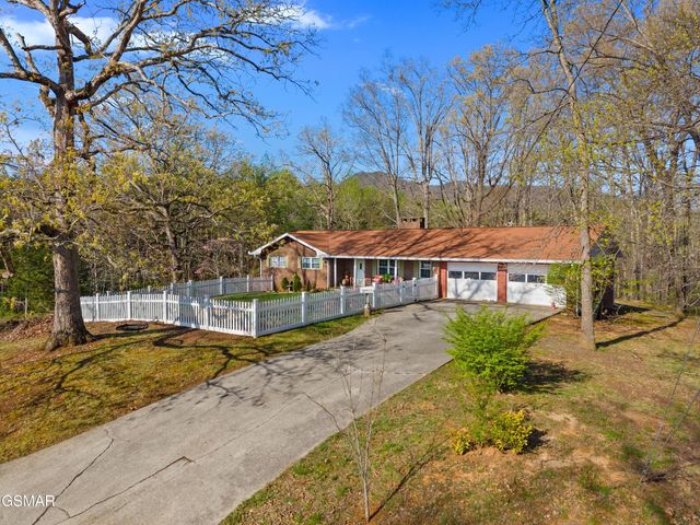 1060 Sunset Circle, Newport, TN 37821