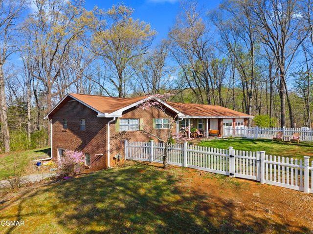 1060 Sunset Circle, Newport, TN 37821
