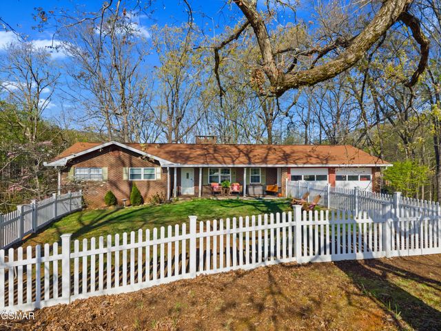 1060 Sunset Circle, Newport, TN 37821