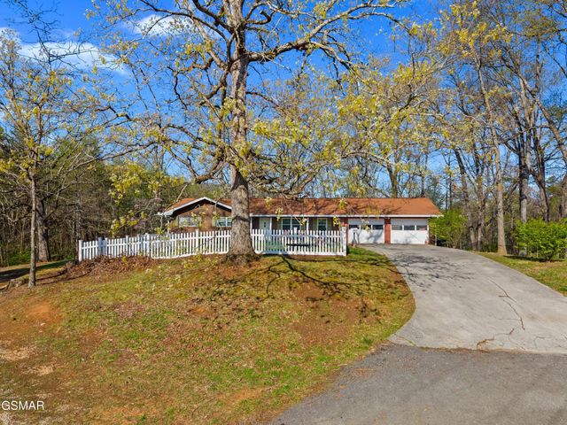 1060 Sunset Circle, Newport, TN 37821