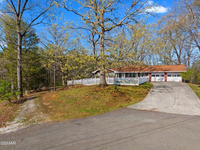 1060 Sunset Circle, Newport, TN 37821