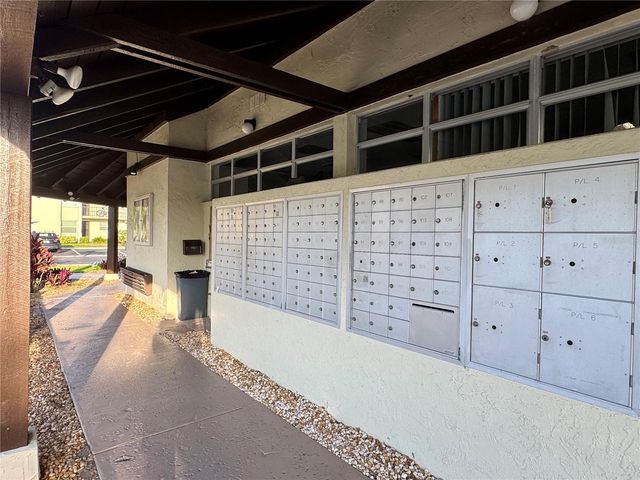 1100 E BAY DRIVE 3, Largo, FL 33770