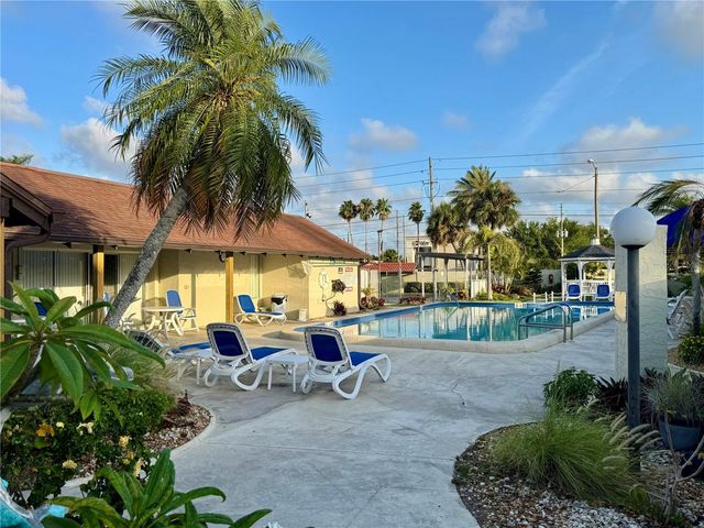 1100 E BAY DRIVE 3, Largo, FL 33770