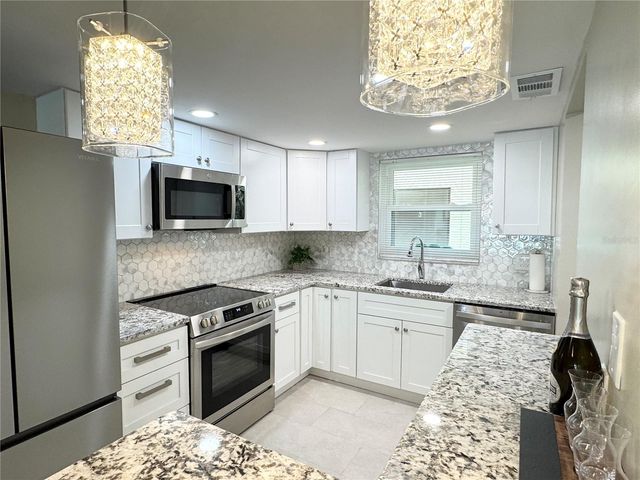 1100 E BAY DRIVE 3, Largo, FL 33770