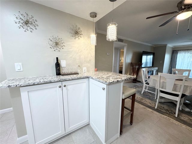 1100 E BAY DRIVE 3, Largo, FL 33770