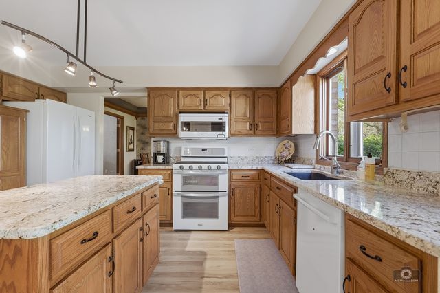 1206 Arbor Drive, Lemont, IL 60439