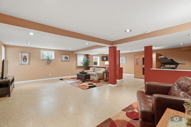 1206 Arbor Drive, Lemont, IL 60439