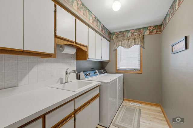 1206 Arbor Drive, Lemont, IL 60439