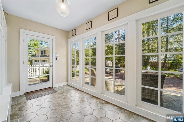 4 Conklin Court, Allendale, NJ 07401