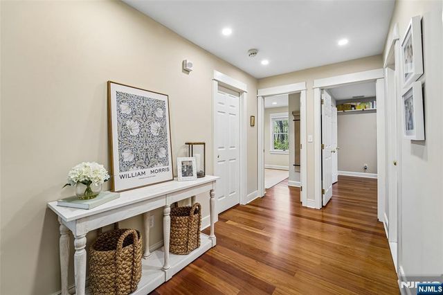 4 Conklin Court, Allendale, NJ 07401