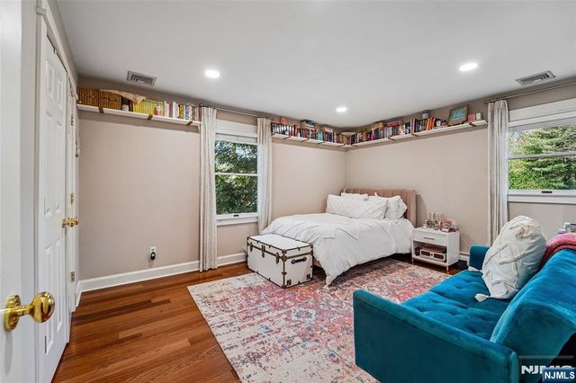 4 Conklin Court, Allendale, NJ 07401