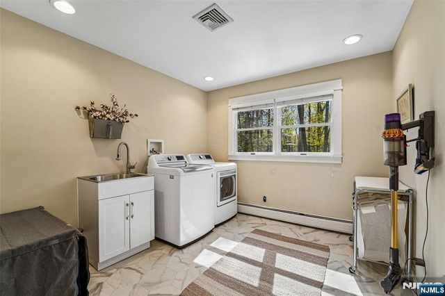 4 Conklin Court, Allendale, NJ 07401