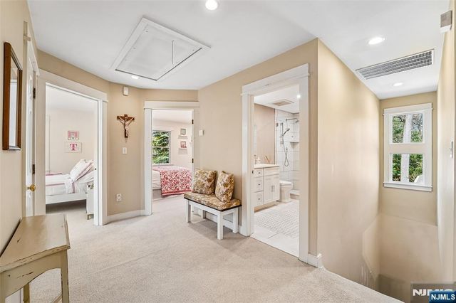 4 Conklin Court, Allendale, NJ 07401