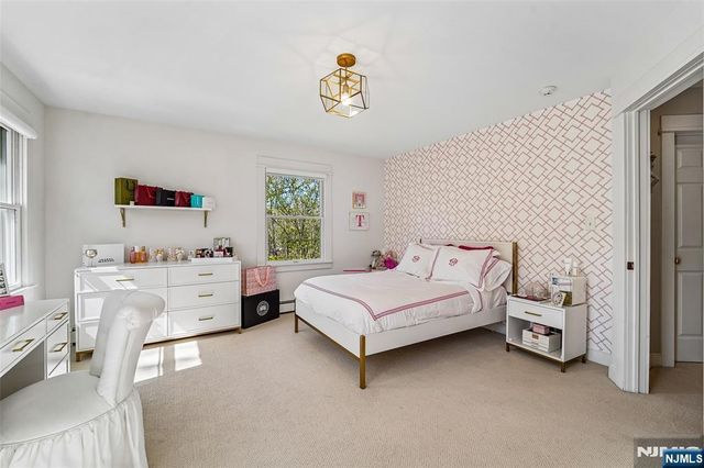 4 Conklin Court, Allendale, NJ 07401