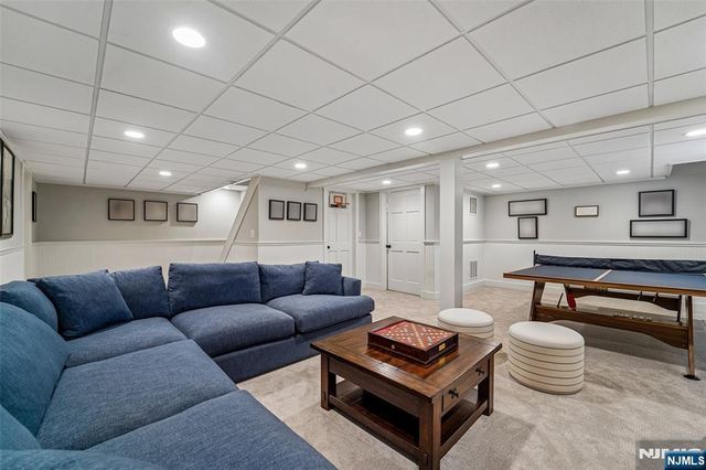 4 Conklin Court, Allendale, NJ 07401