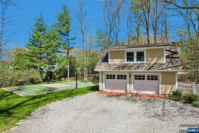 4 Conklin Court, Allendale, NJ 07401