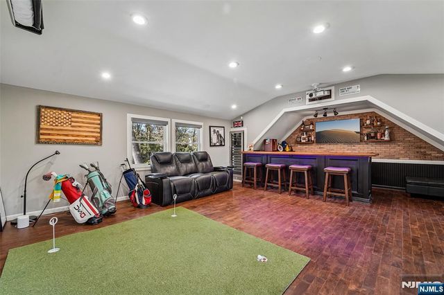 4 Conklin Court, Allendale, NJ 07401