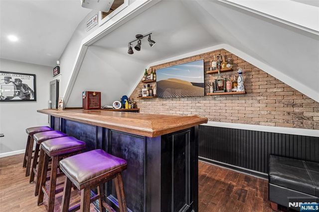 4 Conklin Court, Allendale, NJ 07401